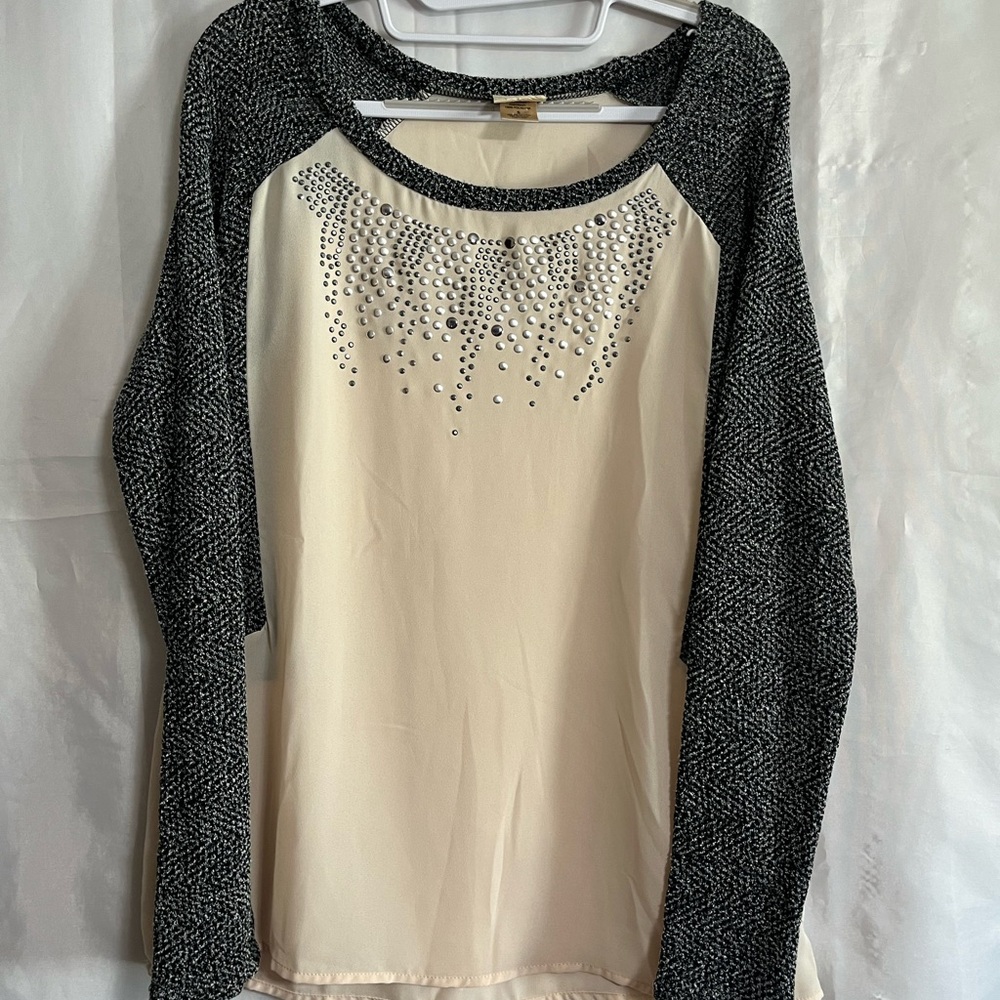 Daytrip Black and Cream Embellished Long Sleeve Top Sz Sm. Like New Condition - Picture 1 of 8